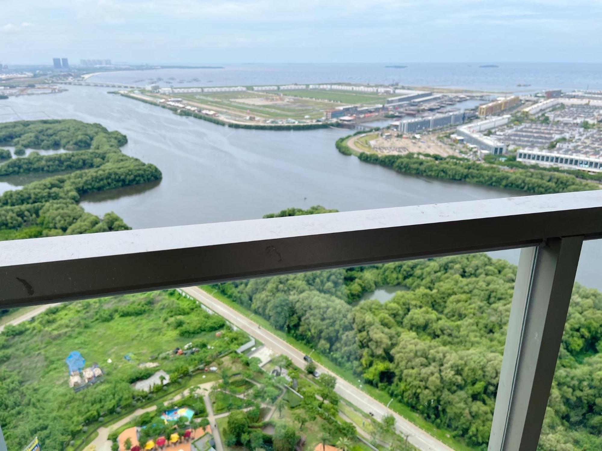 Gold Coast Pik Sea View Apartments By Longesuites Jakarta Rum bild