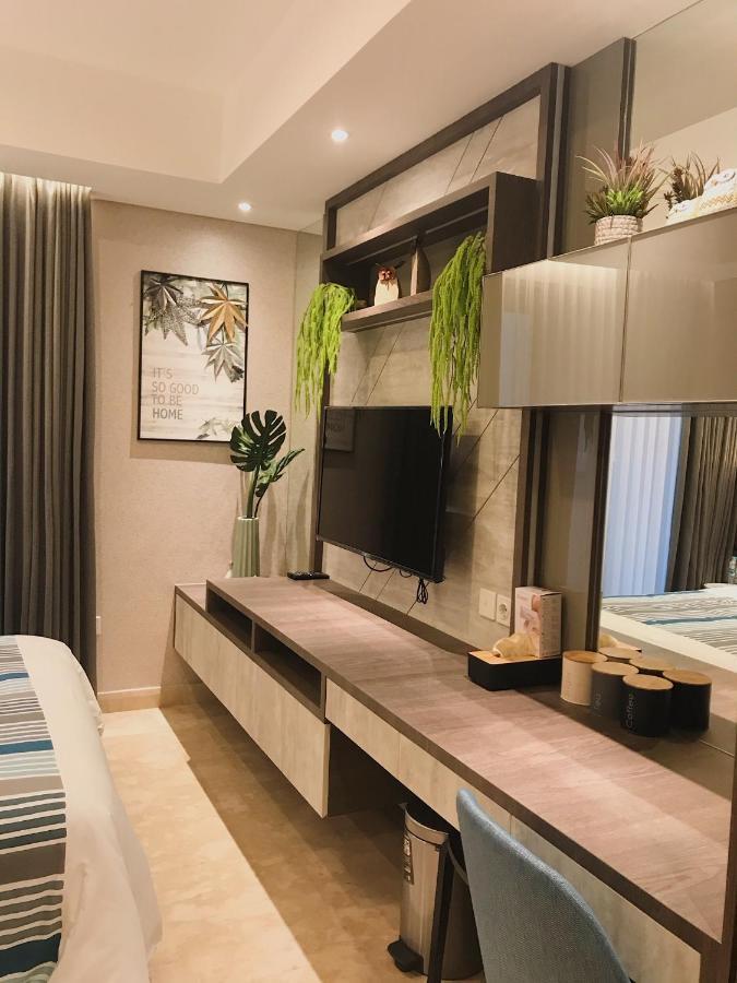 Gold Coast Pik Sea View Apartments By Longesuites Jakarta Exteriör bild