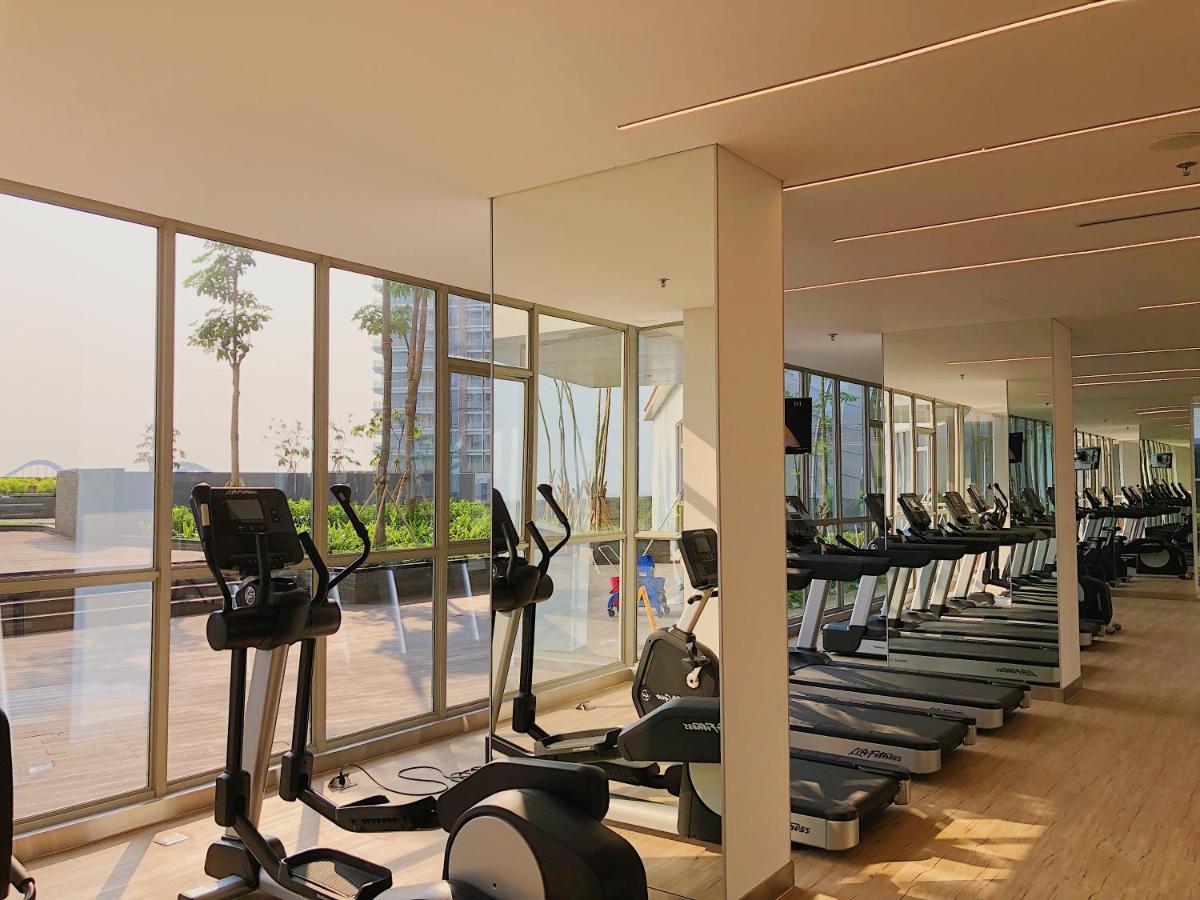 Gold Coast Pik Sea View Apartments By Longesuites Jakarta Exteriör bild