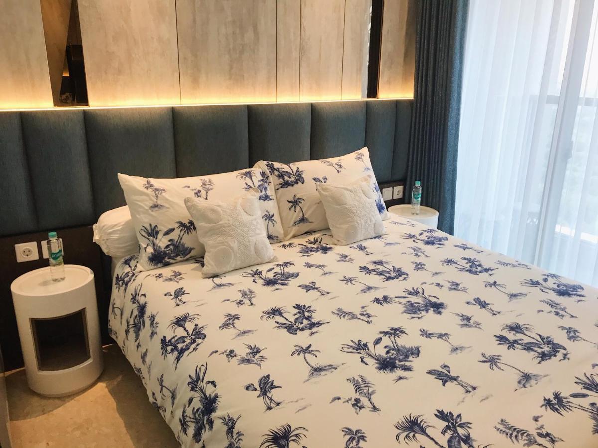 Gold Coast Pik Sea View Apartments By Longesuites Jakarta Exteriör bild
